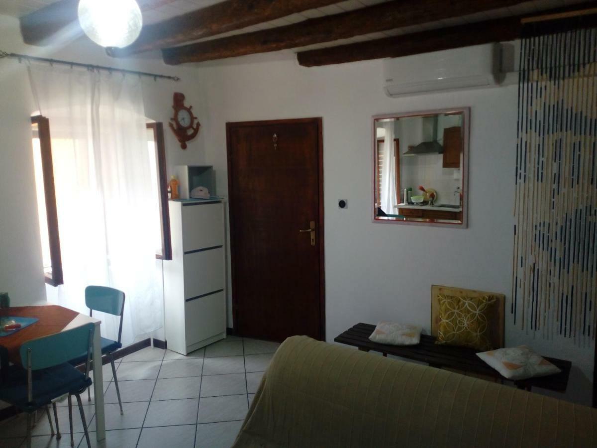 Apartment The Old House Vrsar Exterior foto