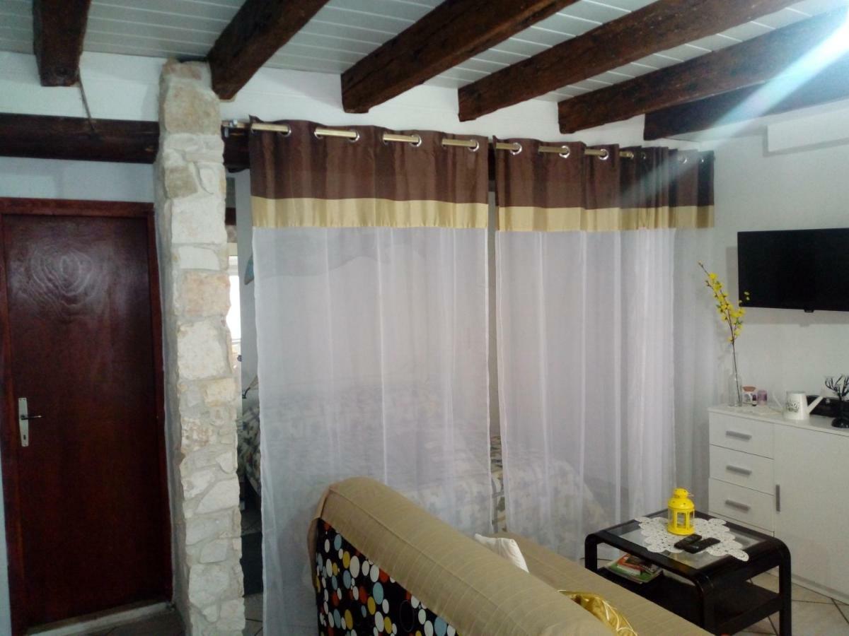 Apartment The Old House Vrsar Exterior foto