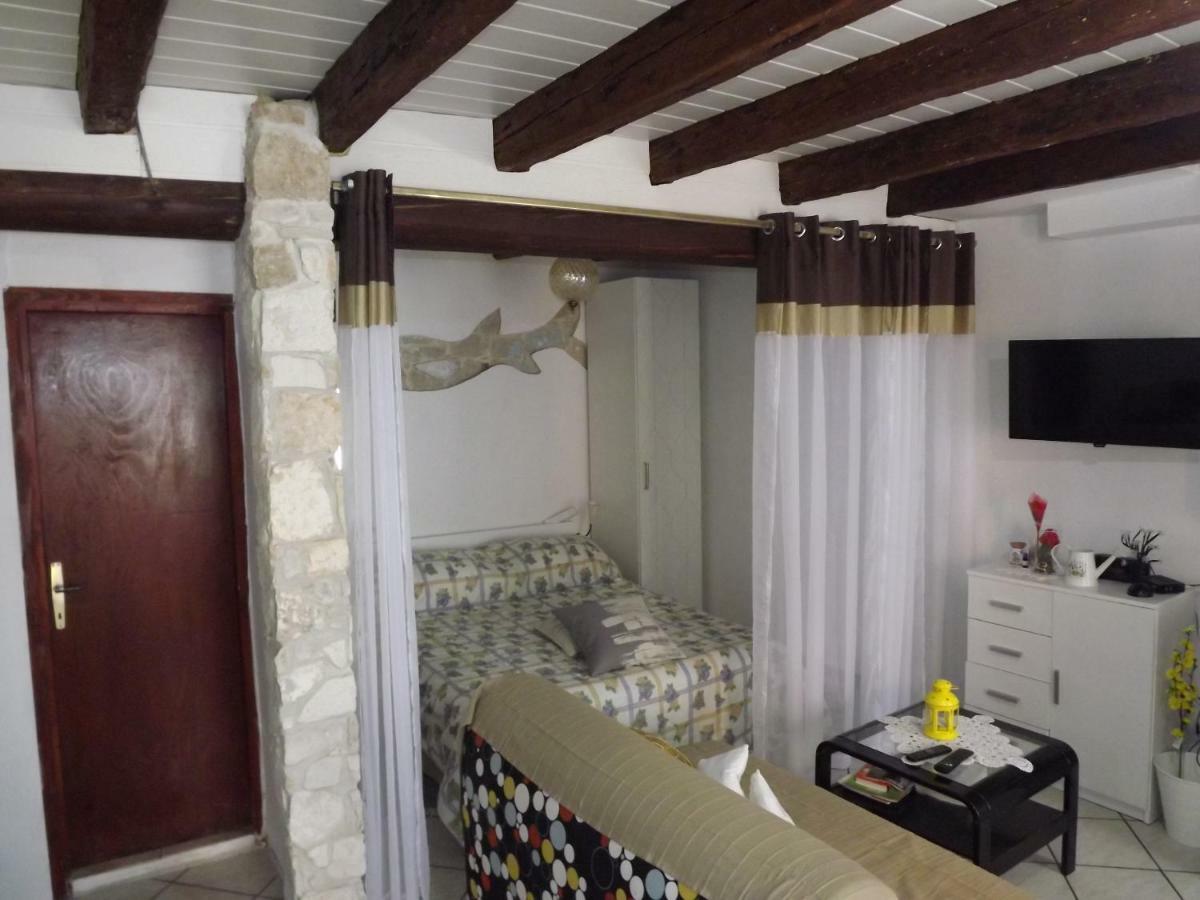 Apartment The Old House Vrsar Exterior foto